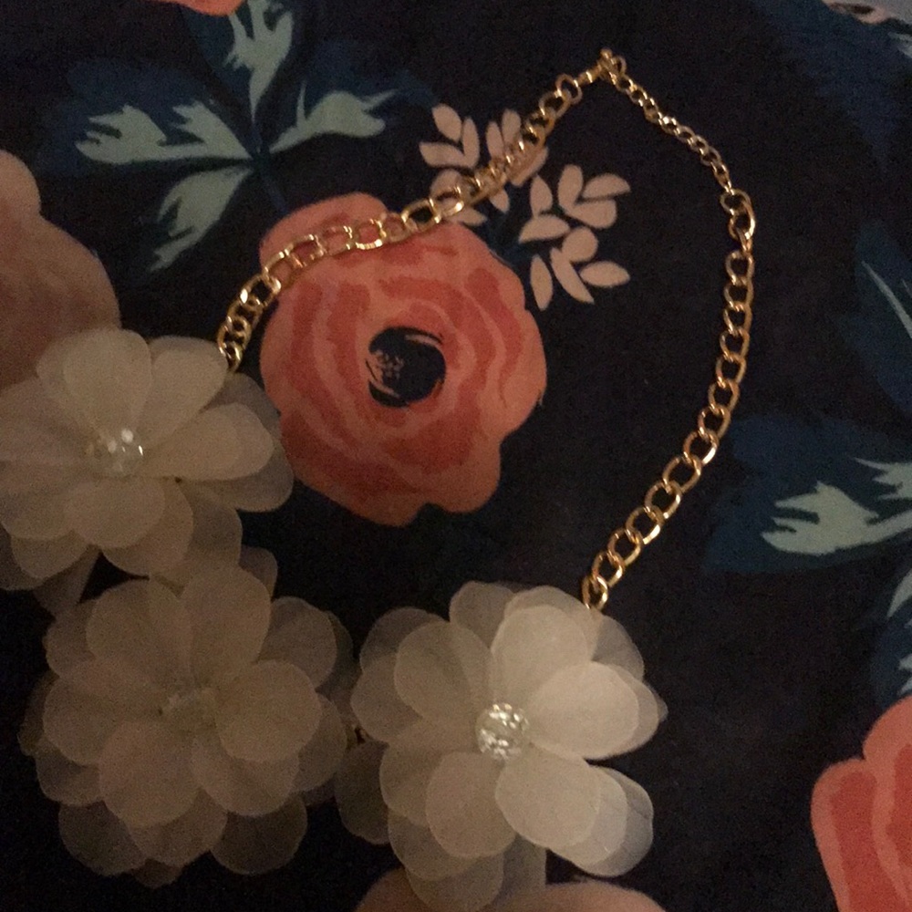 Floral necklace